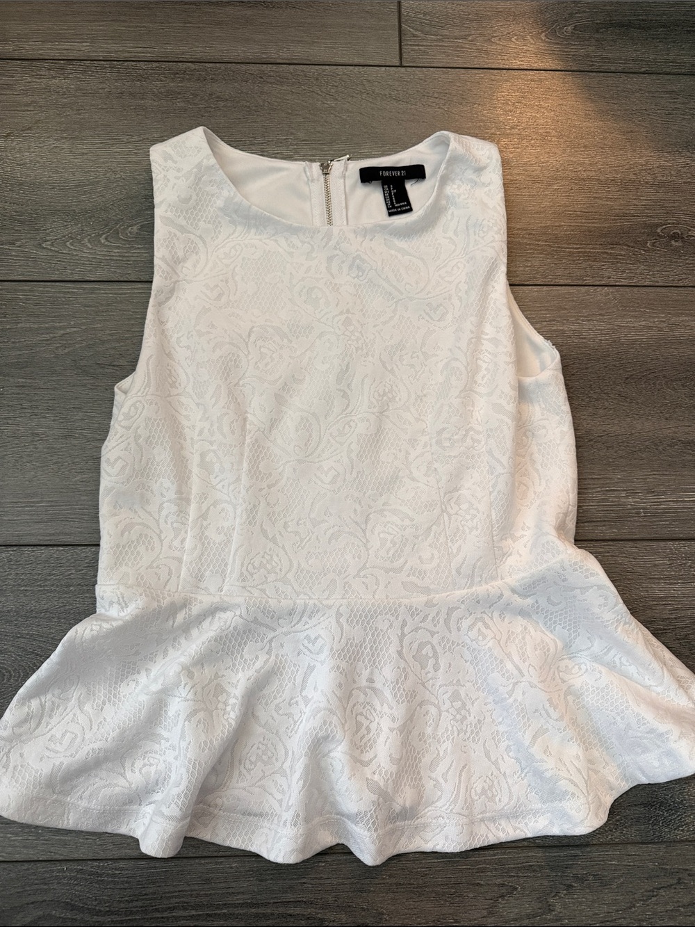 Forever 21 White Sleeveless Peplum Top with Paisley Texture